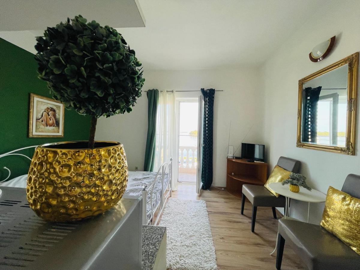 Apartments Esperanza ปาชมาน ภายนอก รูปภาพ