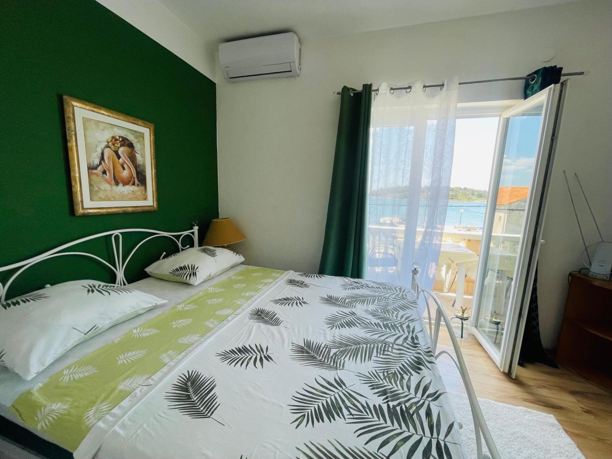 Apartments Esperanza ปาชมาน ภายนอก รูปภาพ